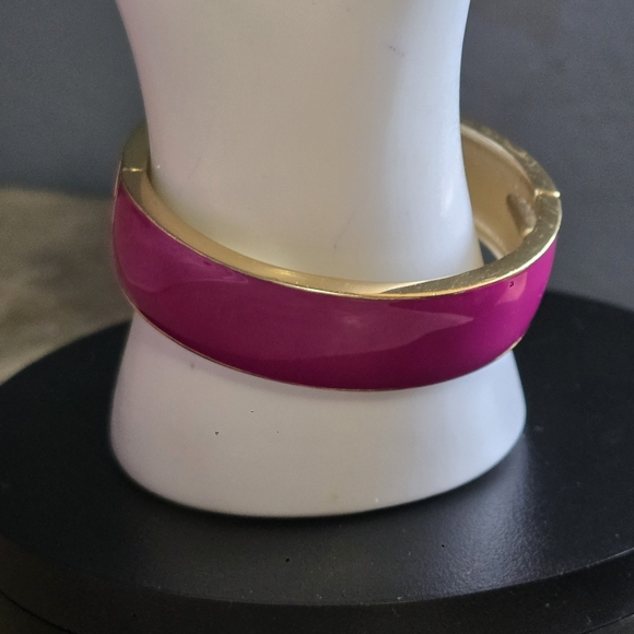 Banana Republic Magenta Enameled Gold-toned Hinged Clamper Bracelet - Picture 5 of 9